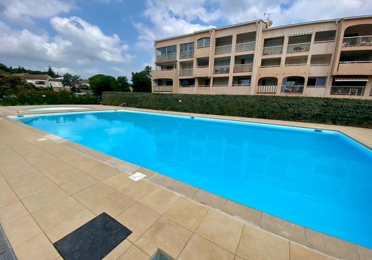 Apartment Appartement T2 Au Bord De Mer Avec Parking, Terrasse Et Piscine Sainte-Maxime France