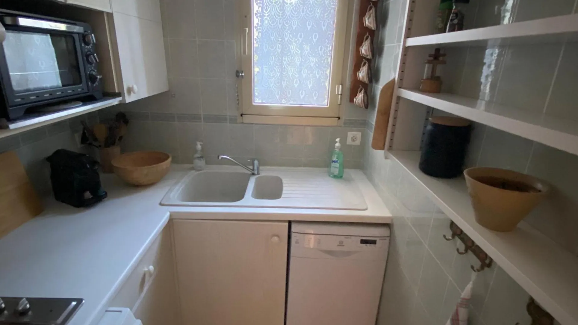 Appartement T2 Au Bord De Mer Avec Parking, Terrasse Et Piscine Sainte-Maxime France